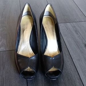 Nine West black high heels peep toe 9.5